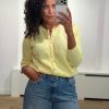 American Vintage Vitow dames vest in Citronnier Chiné, zacht geel gemêleerd vest van alpaca en wol met ronde hals en knoopsluiting.
