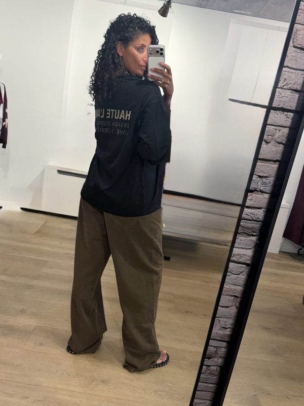 Haute L'Amitié Crew Neck LS Tee HL10420 in Black Walnut, donkerbruine dames longsleeve met ronde hals.