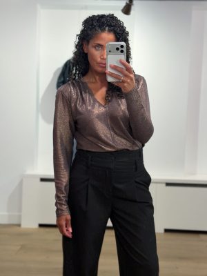 Dante6 Griffin Metallic Jersey Body met aansluitende pasvorm en metallic glans, stijlvolle dames body voor een elegante statement look.