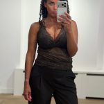 Aímée The Label VivianW6 Lace Top in Brown, bruine mouwloze dames top van verfijnd kant met aansluitende pasvorm.