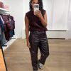 Dante6 Scene Patent Faux Leather Pants 263130-7476 in Dark Plum, high-waist damesbroek van glanzend faux leather met crackled finish.