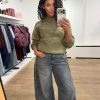 Co’Couture RowCC Braid String Knit 500081 in Army, olijfgroene ribgebreide damestrui met gevlochten koord- en strikdetails.