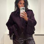 Dante6 Haven Fringe Coat 263100-7476 in Dark Plum, losvallende damesjas van wolmix met dubbele knoopsluiting en franjes langs mouwen en achterzijde.