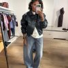 Homage Crocodile Bomber Jacket in Dark Forest Green, oversized donkergroene dames bomber van imitatieleer met croco reliëf en hoge kraag.