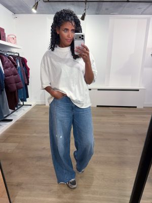 American Vintage Afoma AFO02DH26 in Blanc, wit oversized dames T-shirt van stevig katoen met korte mouwen en ronde hals.