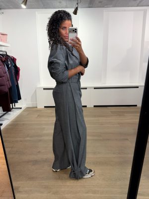 Co’Couture JackyCC Pleat Pant 500293 in Mid Grey, grijze high-waist dames pantalon met wijde pijpen, plooien en persvouwen.