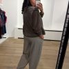By-Bar-Edda-Pants-Biscuit-Melee-26418030_1706 by-bar Edda Pants 26418030 in Biscuit Melee, damesbroek met moderne barrel fit en beige gemêleerde uitstraling.