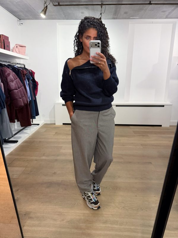 By-Bar-Edda-Pants-Biscuit-Melee-26418030_1706 by-bar Edda Pants 26418030 in Biscuit Melee, damesbroek met moderne barrel fit en beige gemêleerde uitstraling.