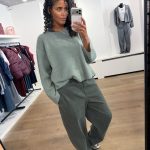 by-bar Davi Pants 26418025 in Olive, groen-grijze katoenen damesbroek met hoge taille en relaxed fit.