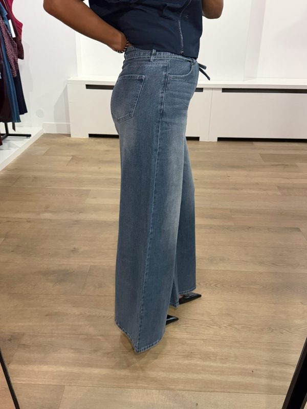 Homage Extra Wide Leg Jeans With Double Cords H-CW26M52 in Greyish Blue, high-waist damesjeans met extra wijde pijpen en dubbele denim koorden.