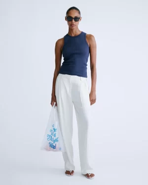 Love Stories Bella Classic Tank Top in Dark Blue, mouwloze katoenen dames top met stretch en relaxte pasvorm.
