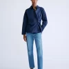 Love Stories Hailey Blouse in Dark Blue, effen donkerblauwe dames blouse met een relaxte en stijlvolle uitstraling.
