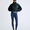 Love Stories John Sporty Leggings met aansluitende pasvorm, elastische taille en stirrup detail onder de voet.