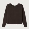 American-Vintage-Trui-Damsville-DAM225H26BRCHI American Vintage Damsville DAM225H26 in donkerbruin gemêleerd, zachte oversized damestrui met boothals en fluffy knit.