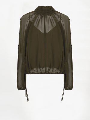 Dante6 Sonia Boho Sleeve Detail Blouse in Moss Olive, olijfgroene transparante chiffon damesblouse met geplooide strikkraag en lange volumineuze mouwen met knoopdetails.