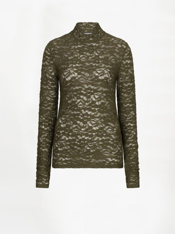 Dante6 Irony Lace Turtle Neck Top in Moss Olive, olijfgroene semi-transparante kanten damescoltop met 3D-bloemenpatroon, lange mouwen en aansluitende pasvorm.