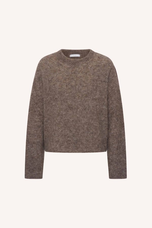 by-bar Vasile Pullover 26415001-1724 in Dark Biscuit, donkerbruine fluffy damestrui van alpaca en mohair met ronde hals en losse pasvorm.