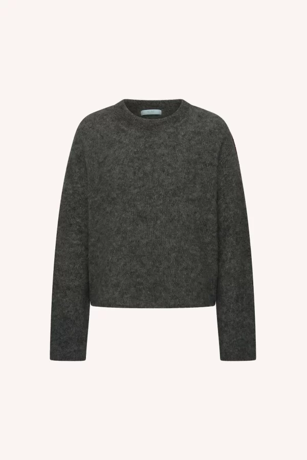 by-bar Vasile Pullover 26415001-1725 in Moss Brown, groenbruine fluffy damestrui van alpaca en mohair met ronde hals en losse pasvorm.