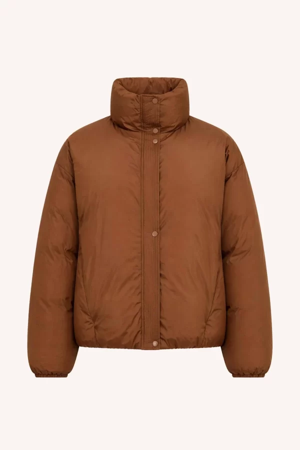 by-bar Joy Jacket 26419004 in Hazel, bruine gewatteerde damesjas met hoge opstaande kraag, fleecegevoerde ritszakken en verstelbare zoom.
