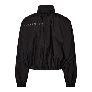 Haute L'Amitié Iron Paper Jacket HL11038 in Black, lichtgewicht zwart damesjack met loose fit, hoge kraag en ritssluiting.