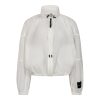 Haute L'Amitié Iron Paper Jacket HL11038 in Paper White, wit transparant damesjack met oversized fit, hoge kraag, ritssluiting en verstelbare trekkoorden.