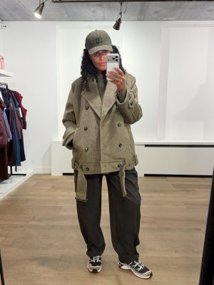 Co'Couture Beela CC Jacket in Olive: stoer olijfgroen damesjack met oversized fit en opvallende details. Shop de nieuwste Co'Couture collectie bij ALT ID.