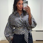 Aímée The Label OsloW6 Blouse in Blue Stripe, blauw gestreepte katoenen damesblouse met volumemouwen en afneembare strik.