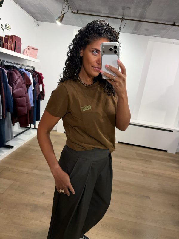 American Vintage Ykobow T-Shirt YKO02CH26MOKA in Moka, bruin katoenen dames T-shirt met ronde hals, korte mouwen en subtiel logo op de borst.
