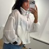 Haute L'Amitié Iron Paper Jacket HL11038 in Paper White, wit transparant damesjack met oversized fit, hoge kraag, ritssluiting en verstelbare trekkoorden.