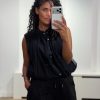 Haute L'Amitié Ballet Logo Tech Vest HL11024 in Black, zwart mouwloos dames gilet met semi-transparante mesh, bubble-effect en groot logo op de rug.