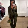 Dante6 Jules Bold Satin Smart Pants in Moss Olive, olijfgroene satijnen damespantalon met hoge taille, ingeperste plooien en lange wijde pijpen.