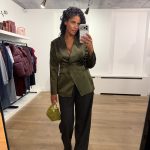 Ontdek de Dante6 Rush Blazer in Moss Olive. Een luxe satijnen damesblazer met krachtige schouders en getailleerde fit. Shop het complete pak bij ALT ID.