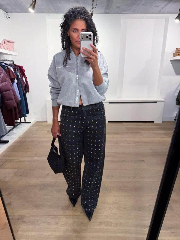 Haute L'Amitié Flip Waist Rivet Tall Jeans HL10875 in Black, zwarte dames barrel jeans met studs en opvallende omgeslagen tailleband.