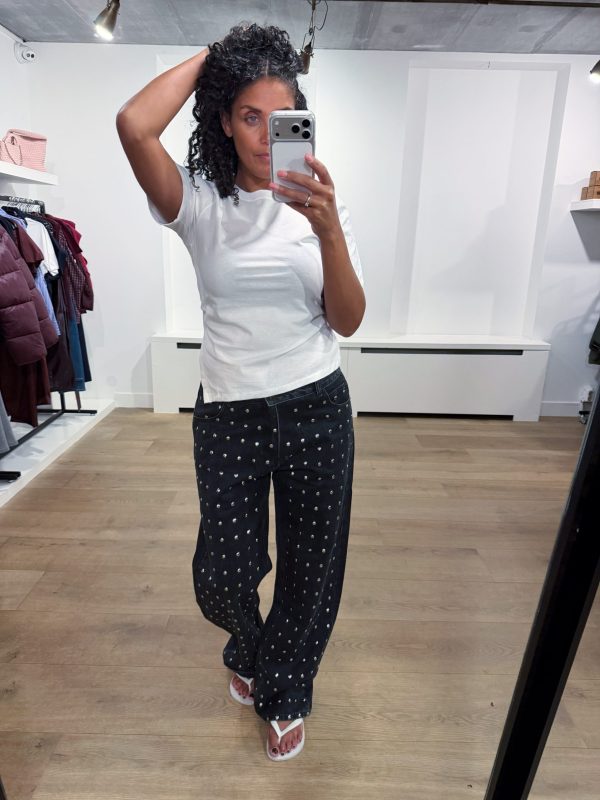 Haute L'Amitié Flip Waist Rivet Tall Jeans HL10875 in Black, zwarte dames barrel jeans met studs en opvallende omgeslagen tailleband.