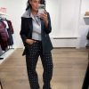 Haute L'Amitié Flip Waist Rivet Tall Jeans HL10875 in Black, zwarte dames barrel jeans met studs en opvallende omgeslagen tailleband.
