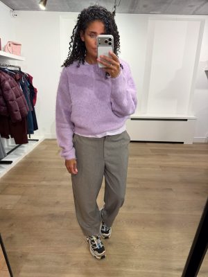 American Vintage Niby Trui NIB18AE26ORCHCHI in Orchidée Chiné, paarse fluffy damestrui met alpaca, oversized fit, lange mouwen en ronde hals.