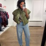 by-bar Franky Sleeveless Jacket 26419007-415 in Olive, olijfgroene oversized dames bodywarmer met V-vormige stiksels, hoge kraag en volumineuze schouders.