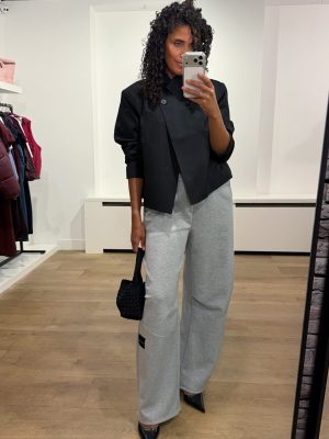 Haute L'Amitié Maxi Split Tie Tall Pants HL11000, lange damesbroek met wijde pijpen, splitdetails en strikdetails.