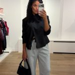 Tooday Devin Short Blazer TD426-107-001 in Black, zwarte cropped damesblazer met schoudervulling en asymmetrische belijning.
