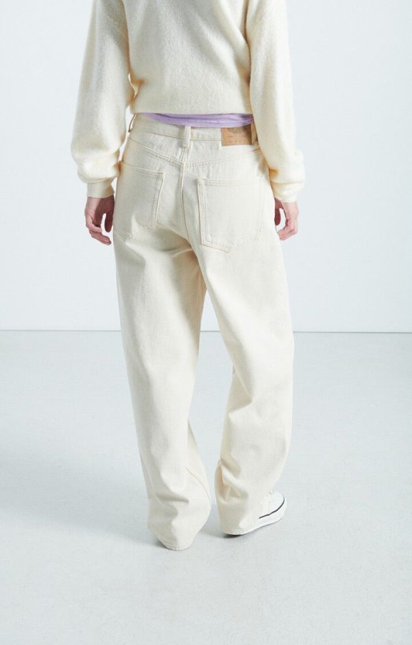 American Vintage Snopdog Jeans SNOP11BH26ECRU in Ecru, ecru dames balloon jeans met lage taille, wijde fit en taps toelopende pijpen.