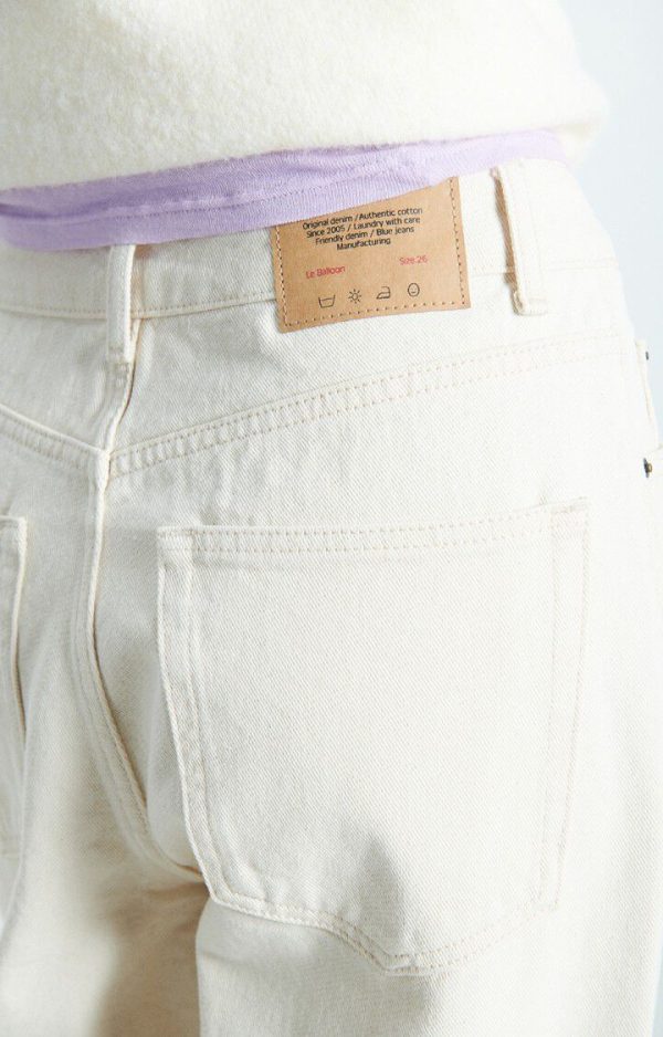 American Vintage Snopdog Jeans SNOP11BH26ECRU in Ecru, ecru dames balloon jeans met lage taille, wijde fit en taps toelopende pijpen.