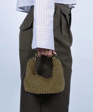 SUI AVA Slouchy Beaded Bag in Green Grape, groene handgemaakte damestas van glanzende kralen met ronde handgreep en slouchy vorm.