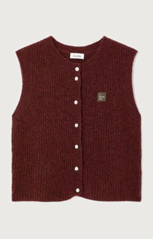 American Vintage East Gilet EAST19MH26ACECHI in Acerola Chine, bordeaux mouwloos damesvest met knoopsluiting, ronde hals en zachte wol-alpaca knit.