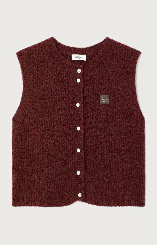American-Vintage-East-Gilet-EAST19MH26ACECHI-Bordeaux American Vintage East Gilet EAST19MH26ACECHI in Acerola Chine, bordeaux mouwloos damesvest met knoopsluiting, ronde hals en zachte wol-alpaca knit.