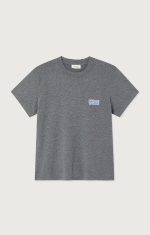 American Vintage Ykobow T-Shirt YKO02CH26GRANCH in grijs, katoenen dames T-shirt met ronde hals, korte mouwen en relaxte rechte fit.