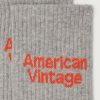 American Vintage Clypsun sokken in Gris Chiné, lichtgrijze gemêleerde katoenen unisex sokken met geribde boord en ingebreid AMV-logo.