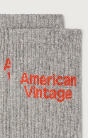 American Vintage Clypsun sokken in Gris Chiné, lichtgrijze gemêleerde katoenen unisex sokken met geribde boord en ingebreid AMV-logo.