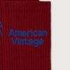 American Vintage Clypsun sokken in Baie, dieprode katoenen unisex sokken met geribde boord en ingebreid AMV-logo.