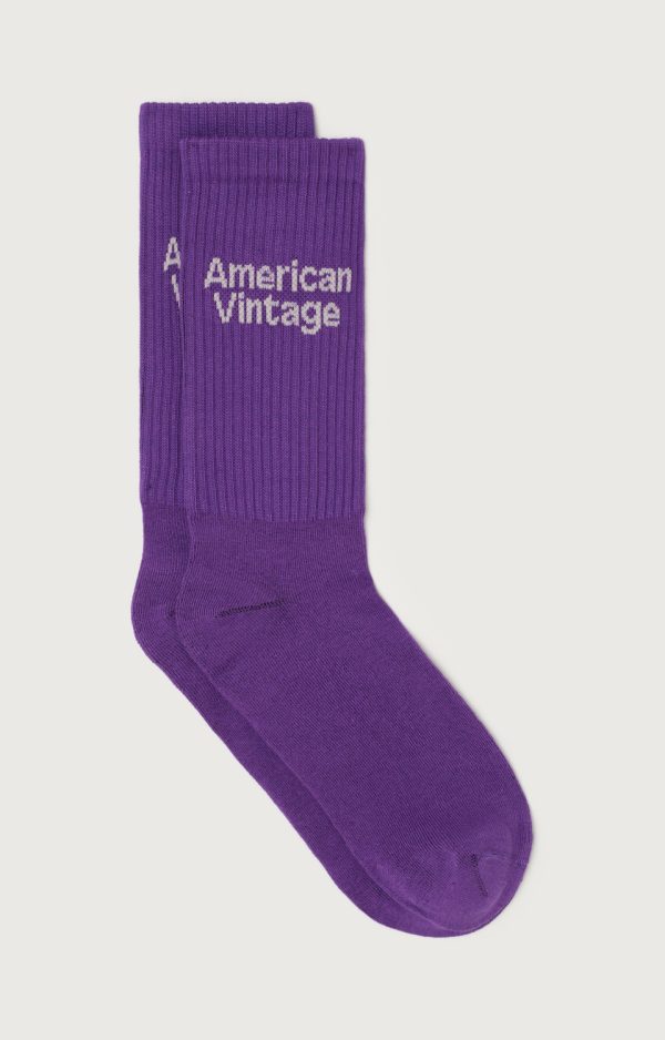 American Vintage Clypsun sokken in Violet, paarse unisex katoenen sokken met geribde boord en ingebreid AMV-logo.
