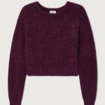 American Vintage Niby trui in Canneberge Chiné, bordeauxrood gemêleerde damestrui met fluffy alpacabreisel, ronde hals, verlaagde schouders en oversized pasvorm.